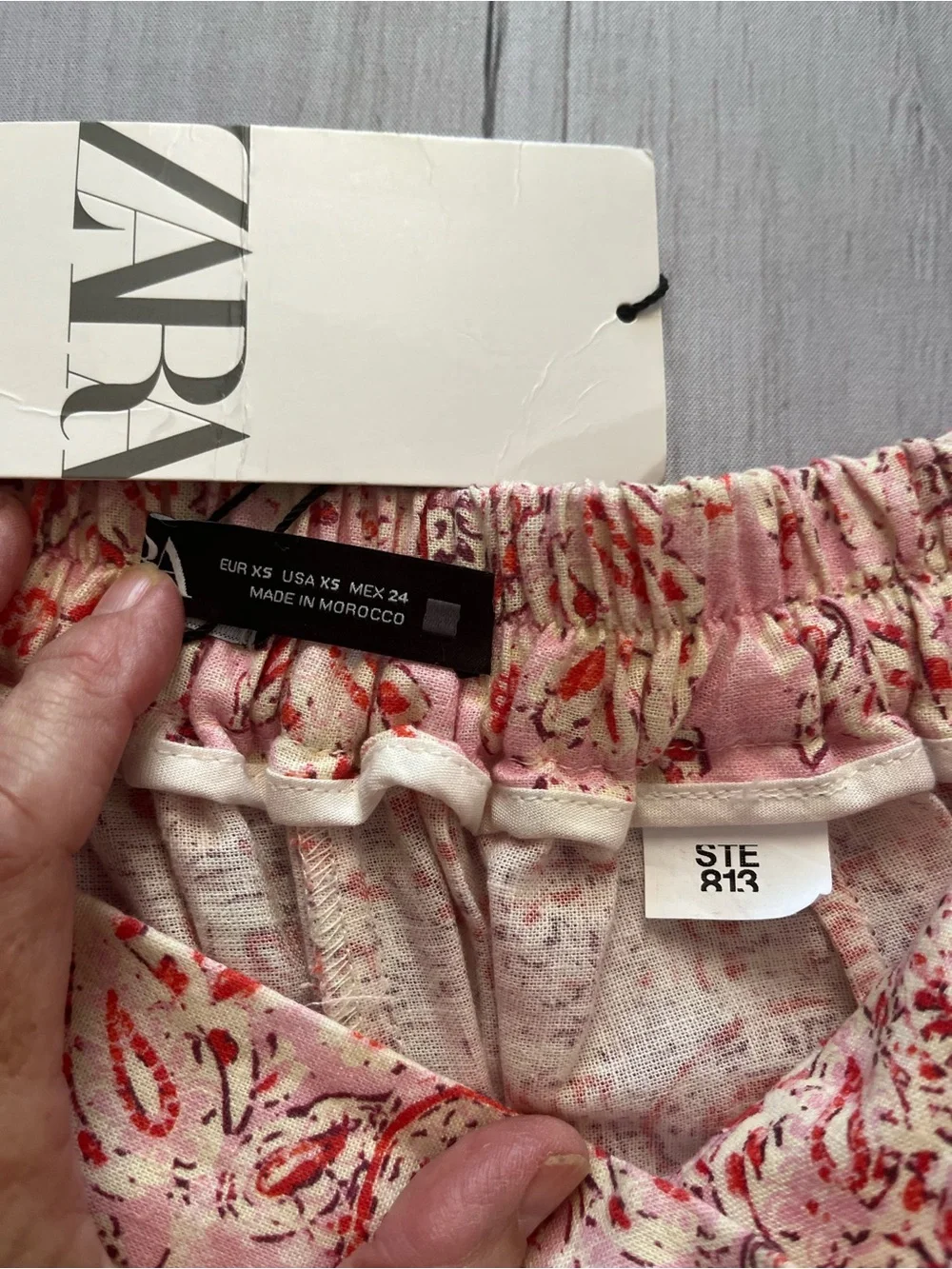 New Zara linen blend pink paisley print pull on flowy trouser pant. Size XS.